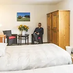 Hotel La Grand Borne *